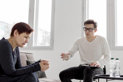How Evidence-Based Therapies Aid in Recovery from Substance Use Disorder